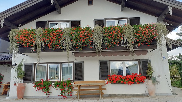 2 Zimmer-Wohnung in Weyarn, möbliert, auf Zeit